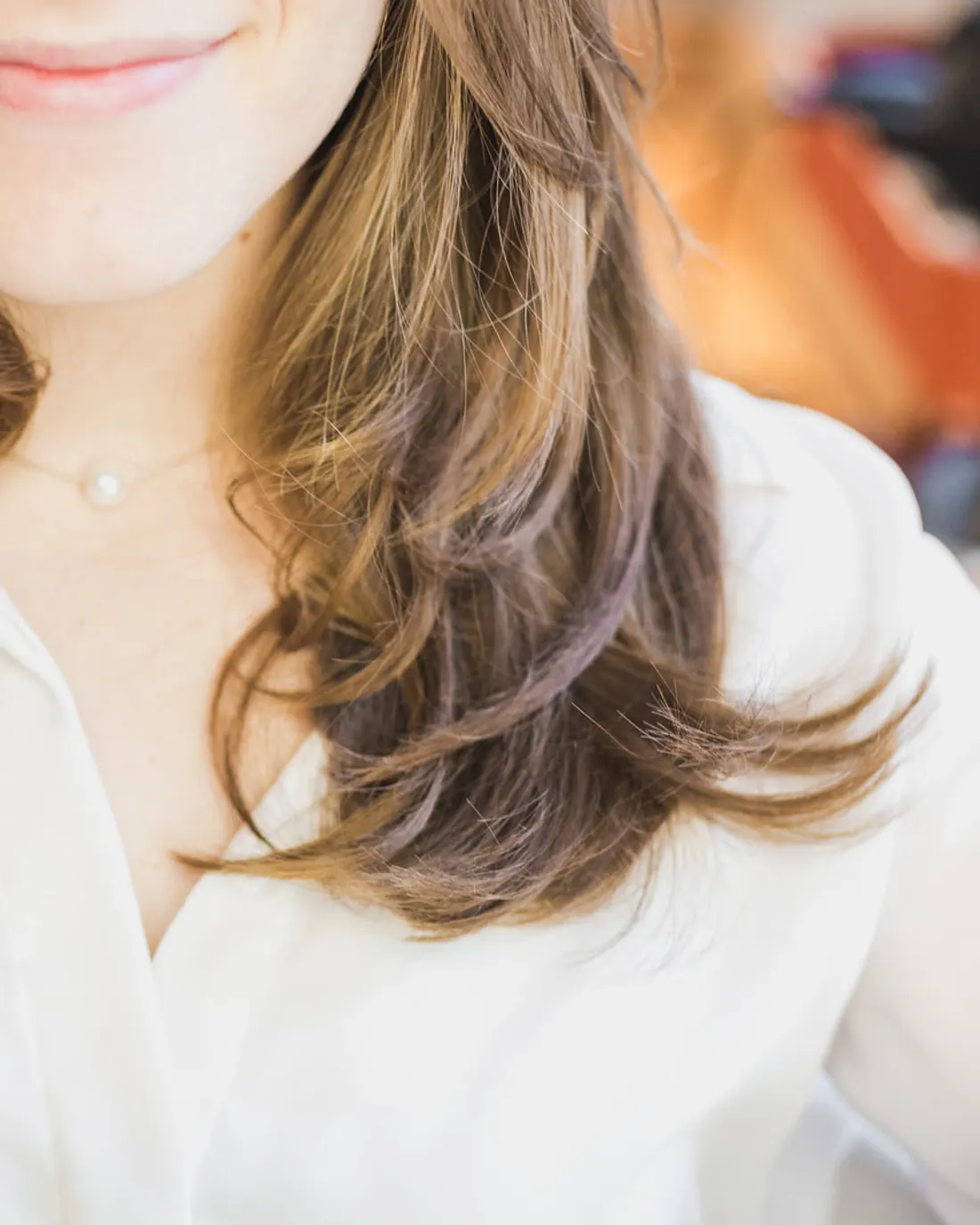 Cabelo comprido com ondas soltas e reflexos claros
